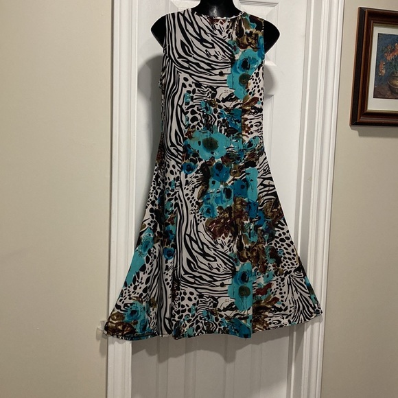 NWOT - Casa Donna Sleeveless Summer Dress Pullover Round Neck Style Animal Print - Picture 6 of 15